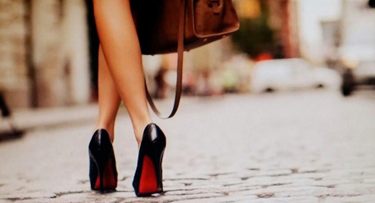 счастливая женская походка  счастливая женская походка