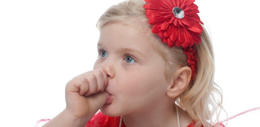 Сосание пальца и соски – вред для здоровья зубов | Детская стоматология KidsDental