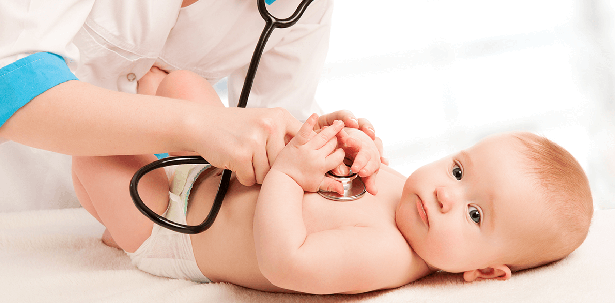 На первый профилактический осмотр ко всем специалистам с ребенком нужно прийти в 1 месяц, затем в полгода.