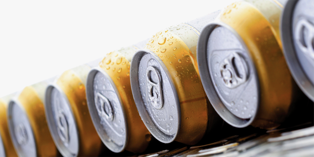 Сам по себе алкоголь не опасен. Но попадая в организм, он подвергается окислению, образуется яд — уксусный альдегид.