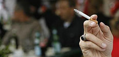 Запрет на курение в общественных местах спасает некурящих. Так утверждают американские ученые на основании результатов масштабных исследований, проведенных в США, Канаде и тех странах Европы, где уже введен закон «NO SMOKING».