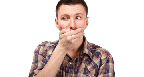 Неприятный запах изо рта: как избавиться от этой напасти