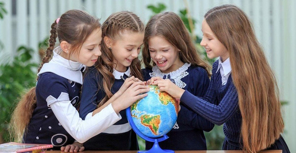 Дружба в классе, застенчивый ребенок