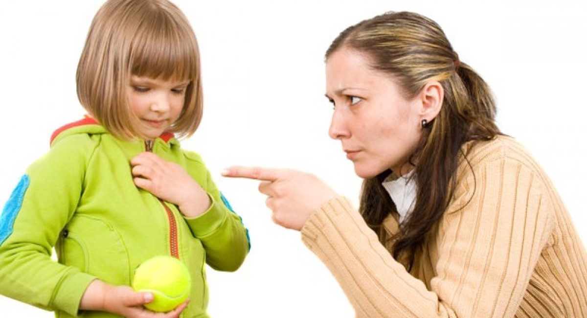 Фразы родителей, дарящие детям комплексы: что нельзя говорить ребенку