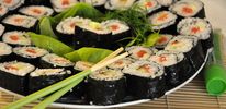 Онищенко призвал россиян отказаться от японской еды
