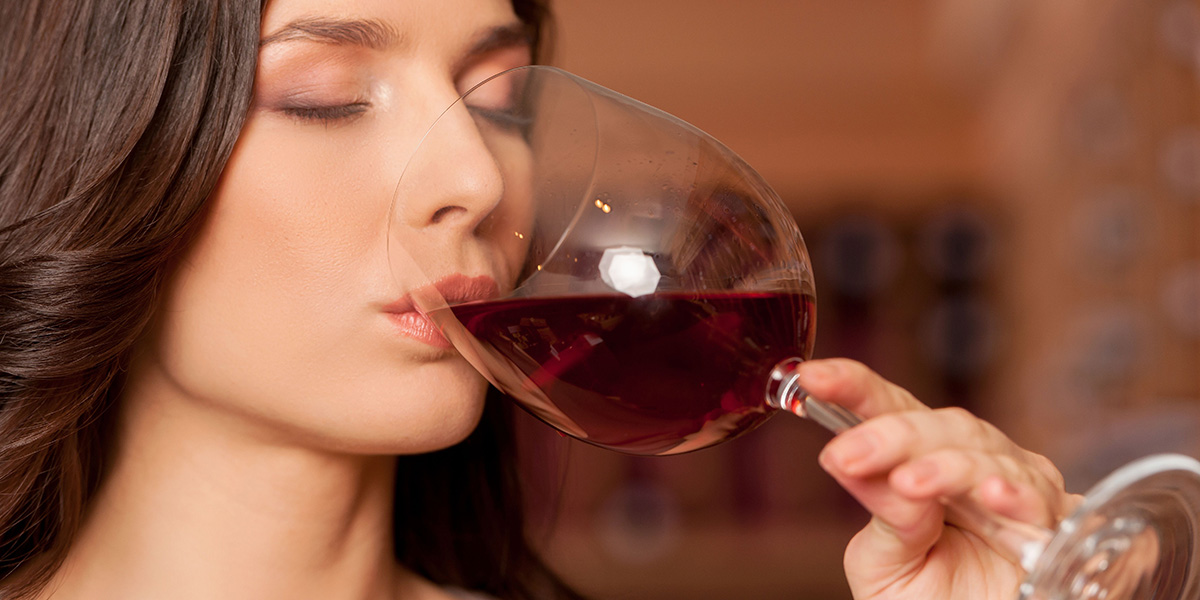 влияние алкоголя на человека, бокал вина