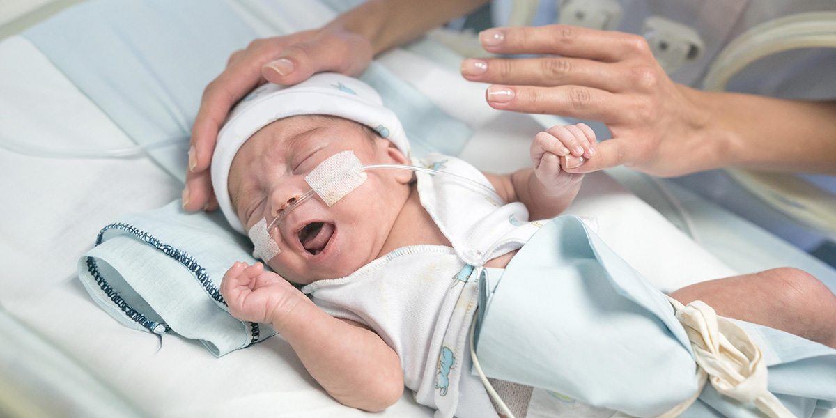 Ваш малыш первые месяц-два (в зависимости от того, насколько рано он родился) проведет в больнице. В этот период очень многое будет зависеть от врачей.