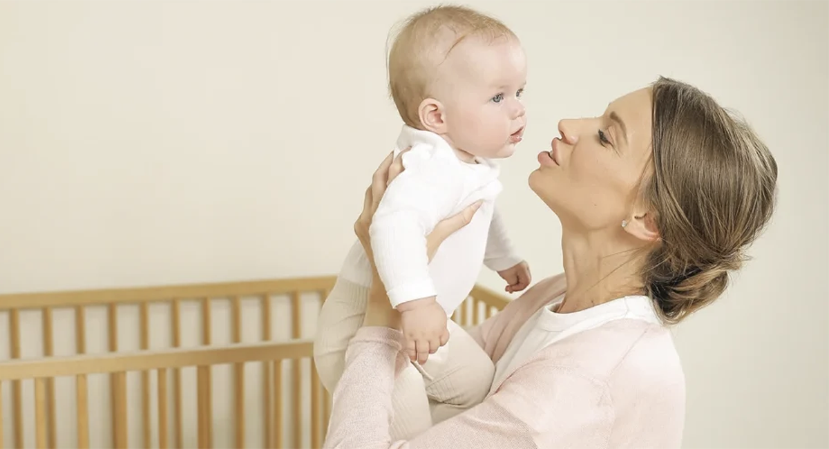 почему ребенок икает