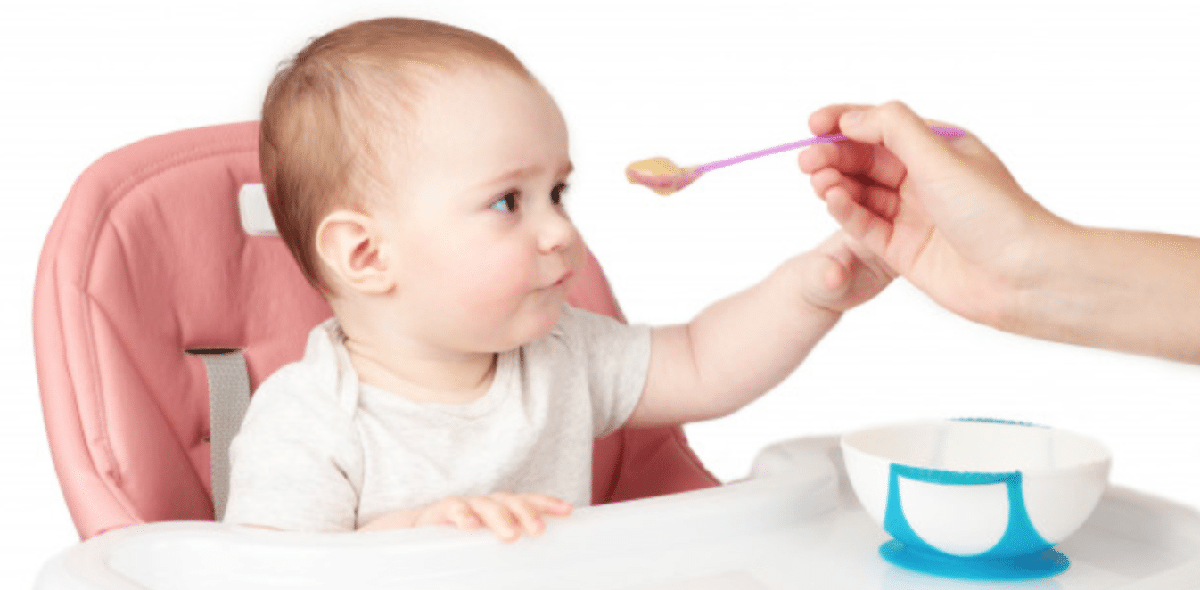 Нужна ли полугодовалому ребенку тарелка с подогревом? Принцип ее прост: в дно наливается горячая вода, благодаря этому еда в тарелке дольше остается теплой.