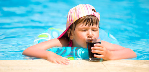 Детское питание: вред газированных напитков   