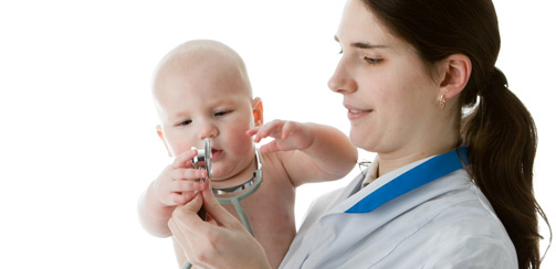 На первый профилактический осмотр ко всем специалистам с ребенком нужно прийти в 1 месяц, затем в полгода.